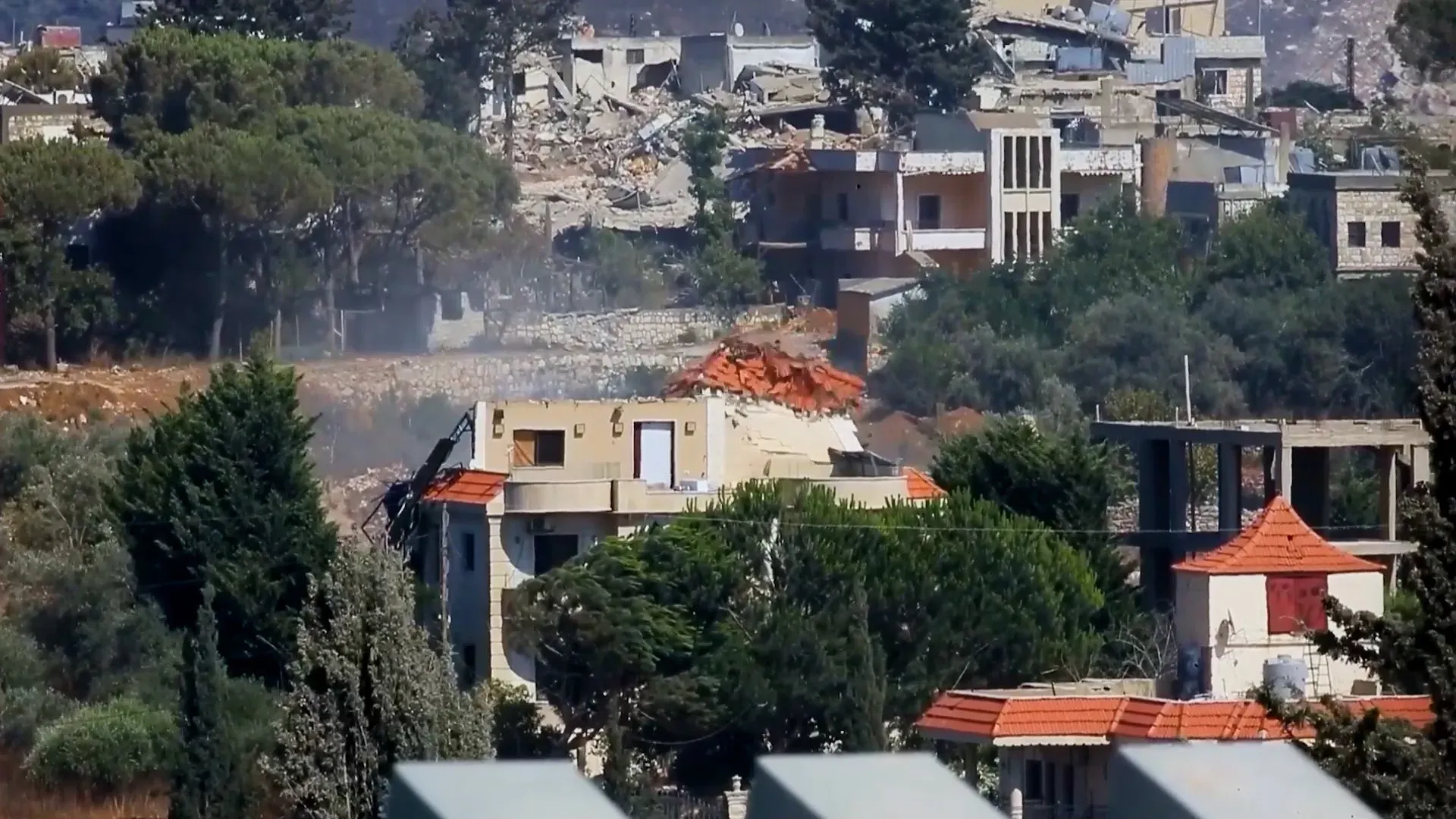 Israëlische sloopoperaties in Zuid-Libanon te midden van onderhandelingen